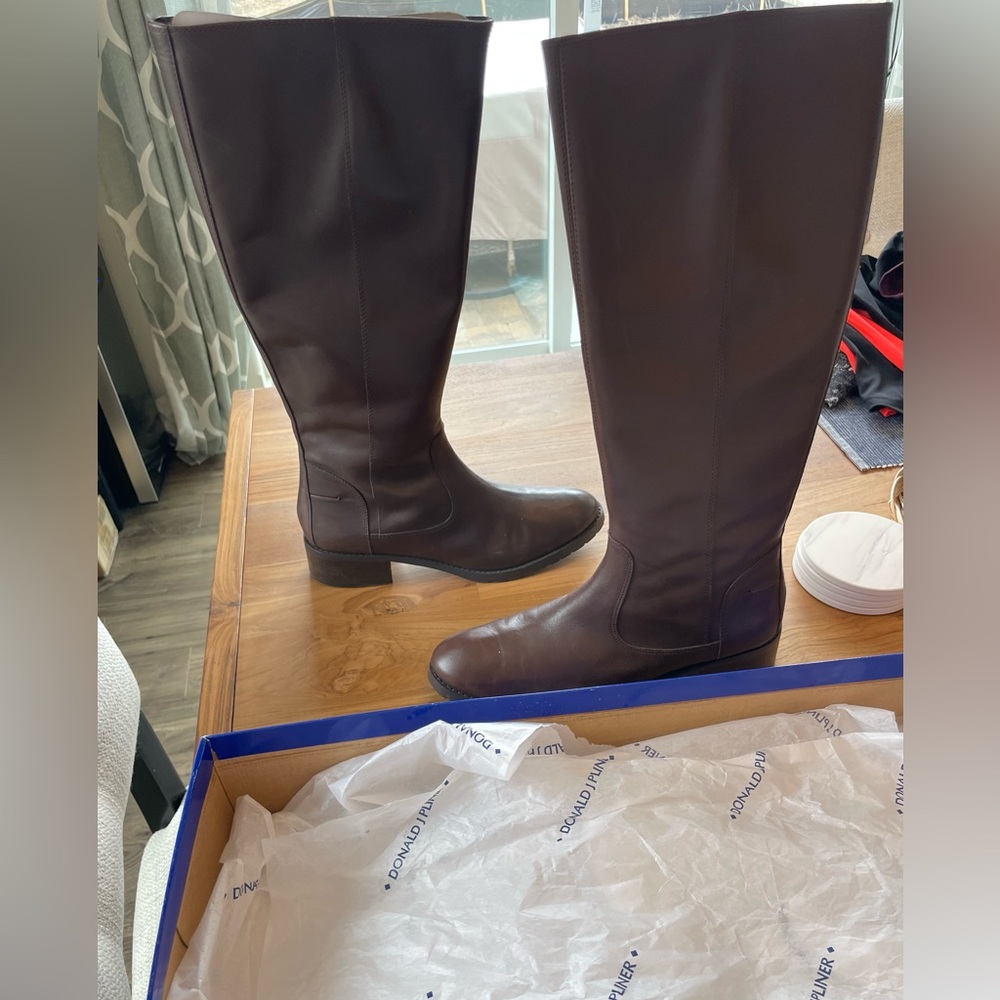 Donald Pliner Boots 9M